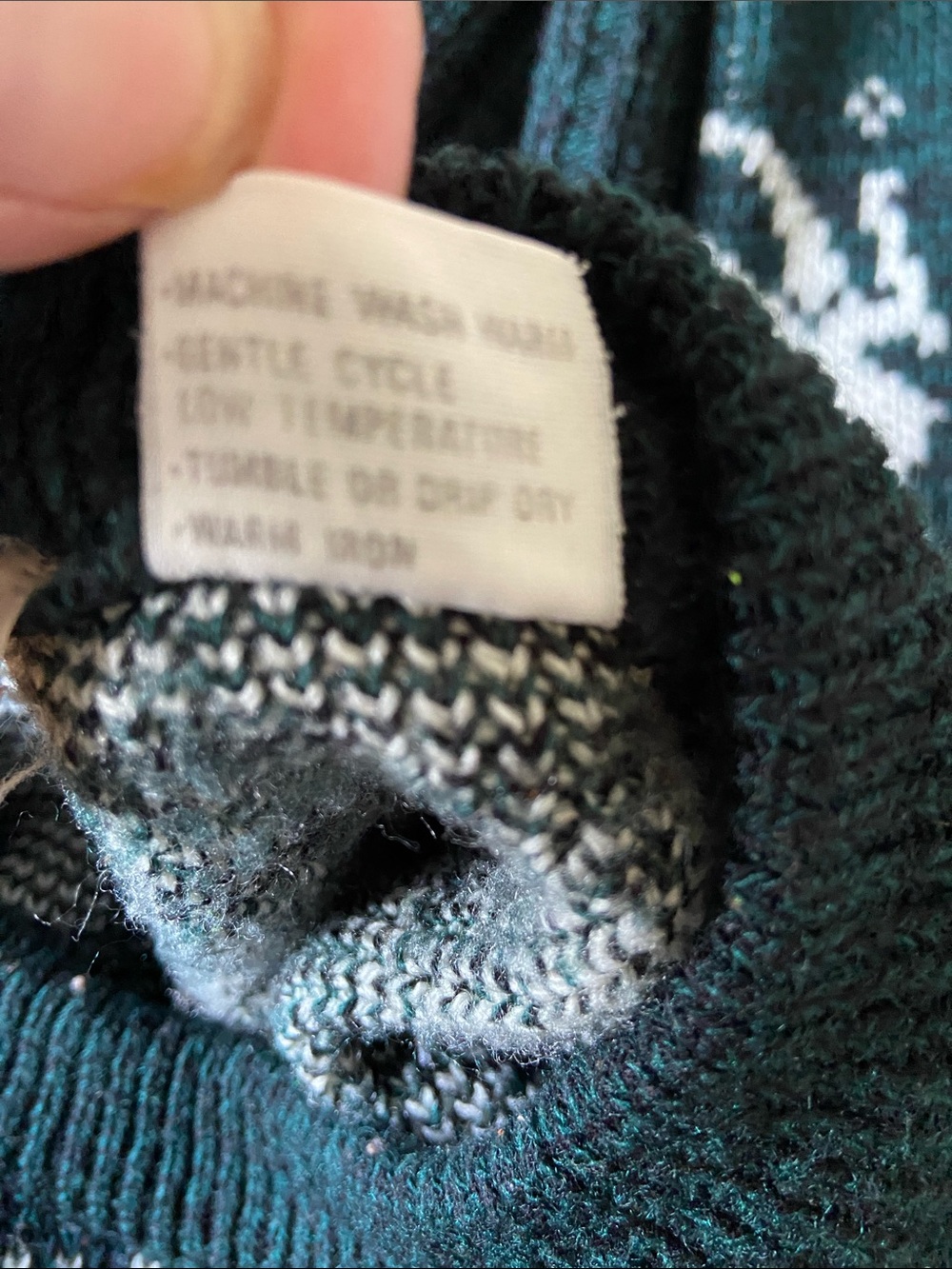 vintage Hardwood & Pine knit sweater a classic Nordic holiday design Size Medium - Picture 7 of 9